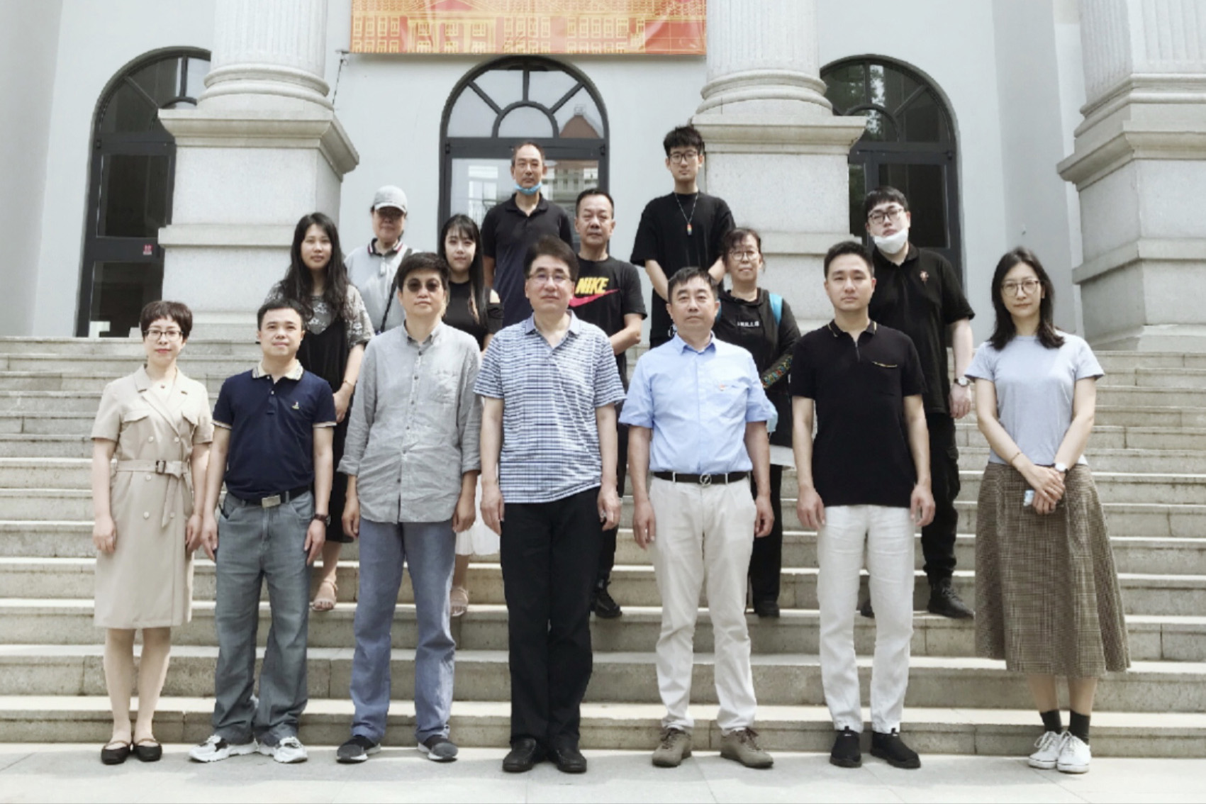 一次有益的工笔重彩青绿山水专业教学-专访天津美院李旭飞