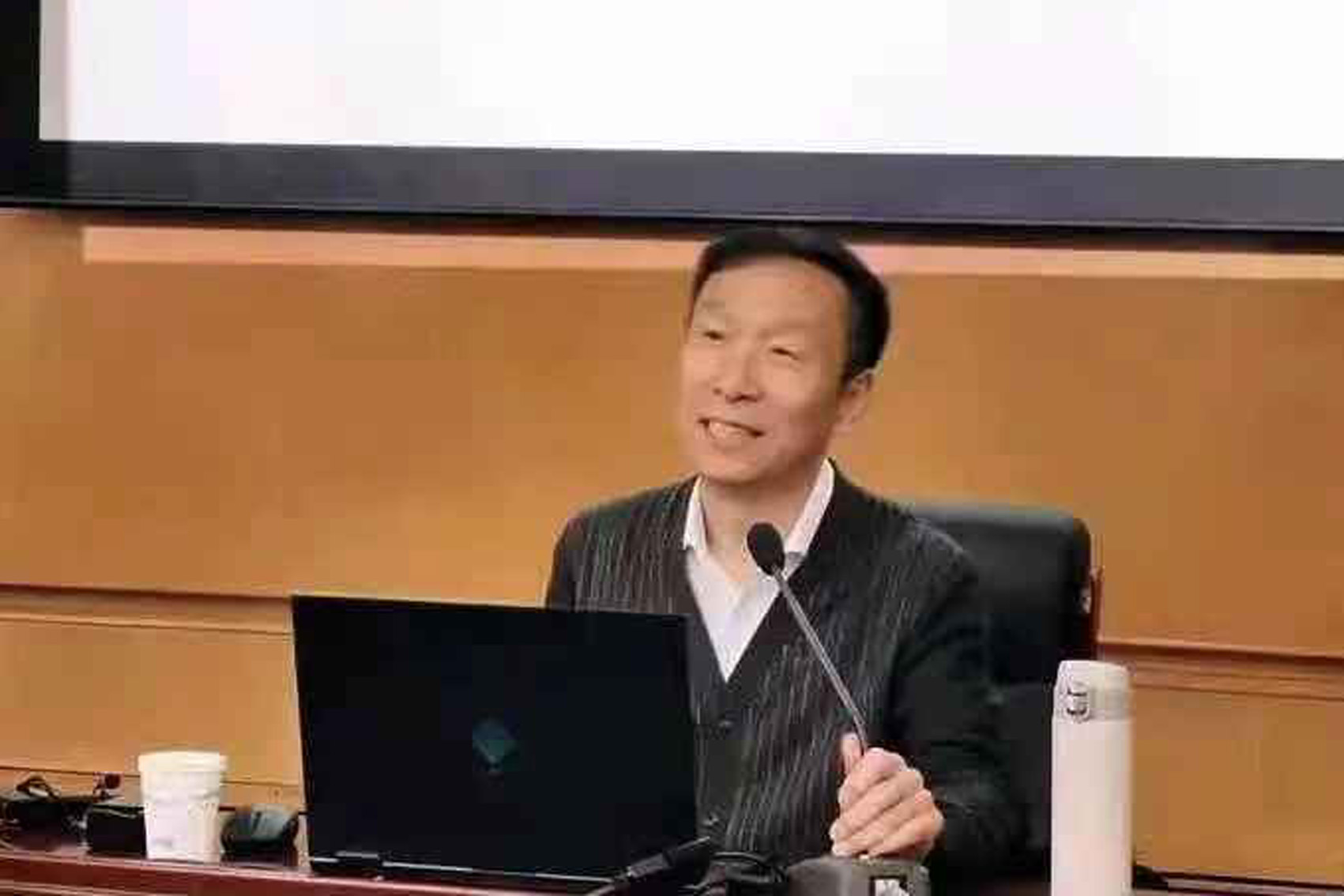 一次有益的工笔重彩青绿山水专业教学-专访天津美院李旭飞