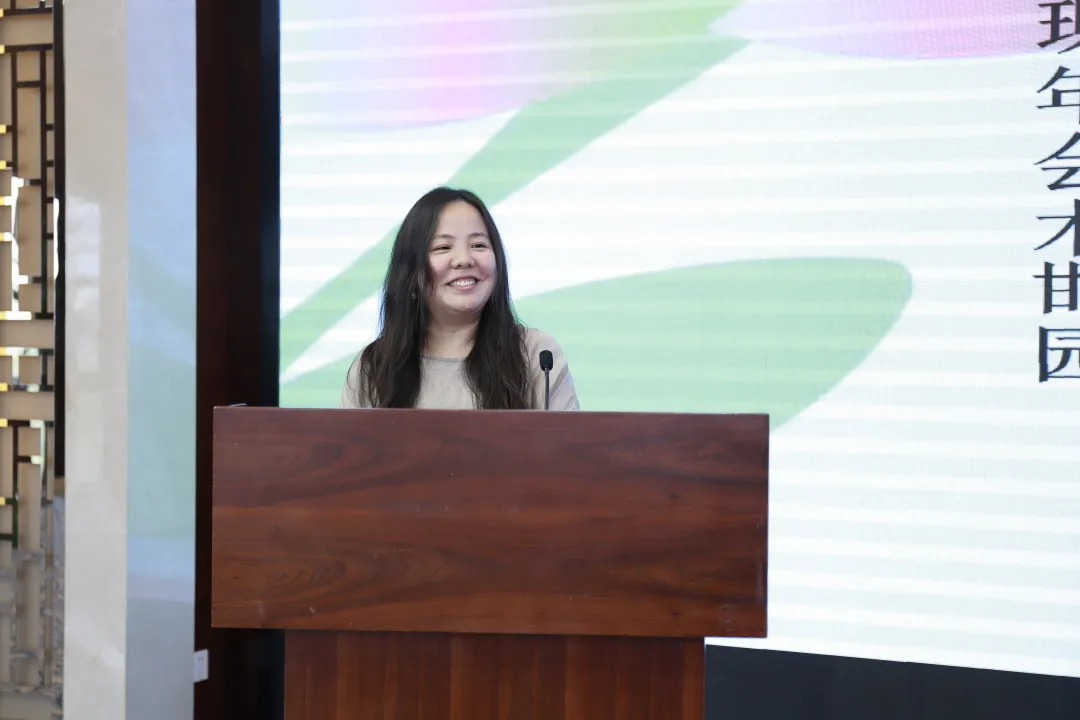 邯郸苏园艺术创始人苏文宁老师△湖北宜昌比高艺术机构创办人,艺术